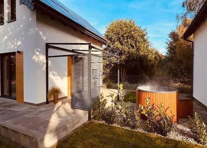 Dom wakacyjny Home, Sea, Jacuzzi, For 3 People